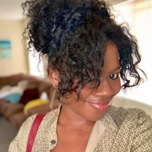 Meet your Posher, Maxine